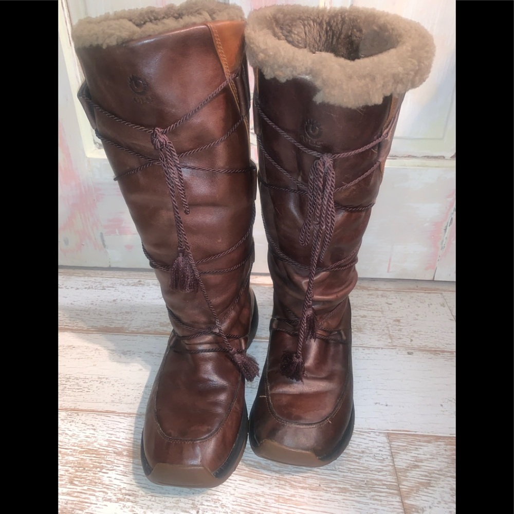 Ulu winter boots size 10